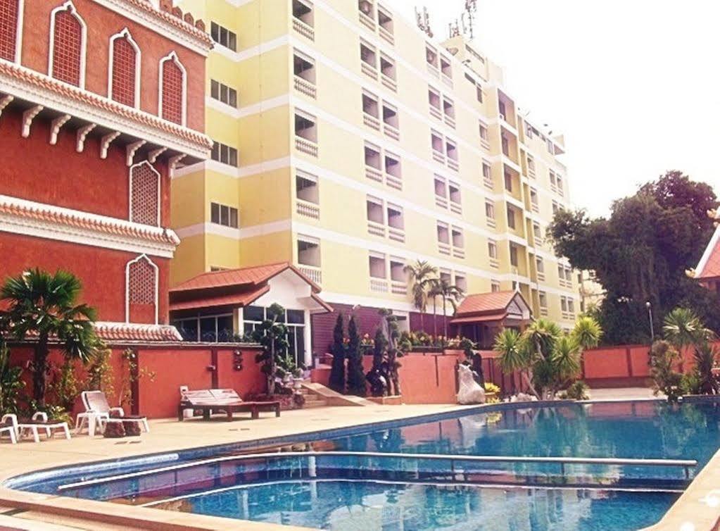 The Sun Resort & Spa Pattaya Exterior foto